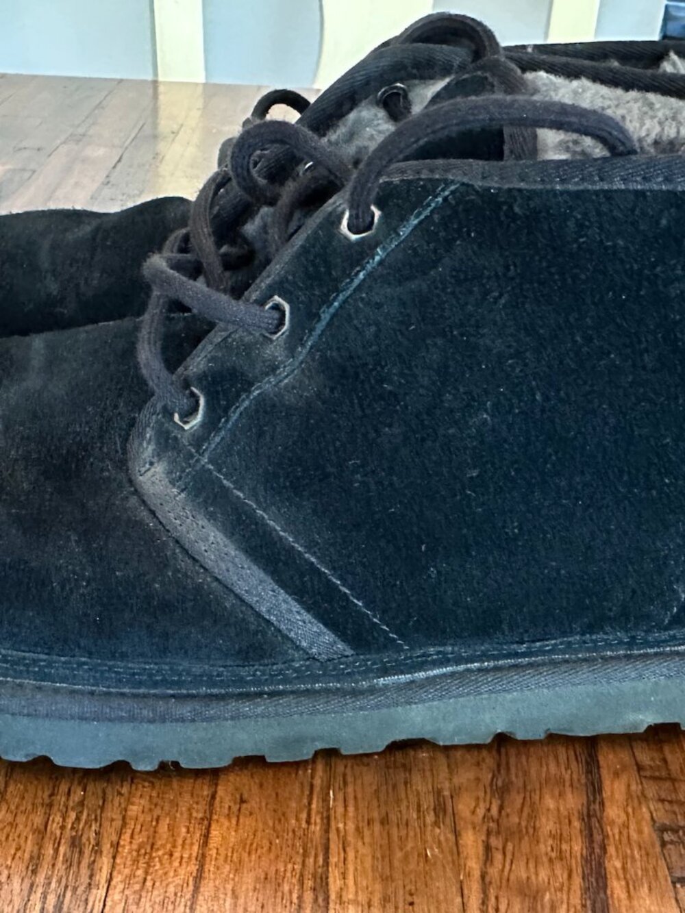 UGG Neumel Men's Black Suede Shearling Chukka Boots Size 11